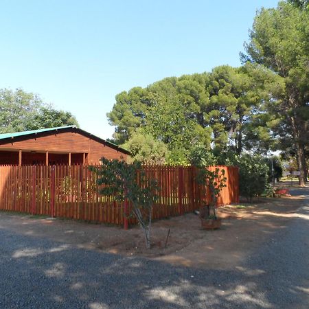 A Cherry Lane Self Catering And B&B Bloemfontein Exteriör bild