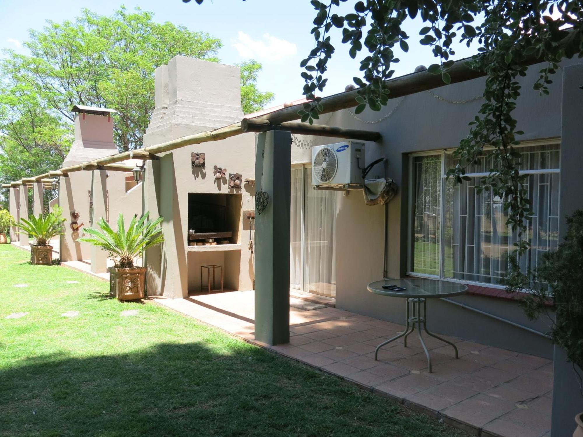 A Cherry Lane Self Catering And B&B Bloemfontein Exteriör bild