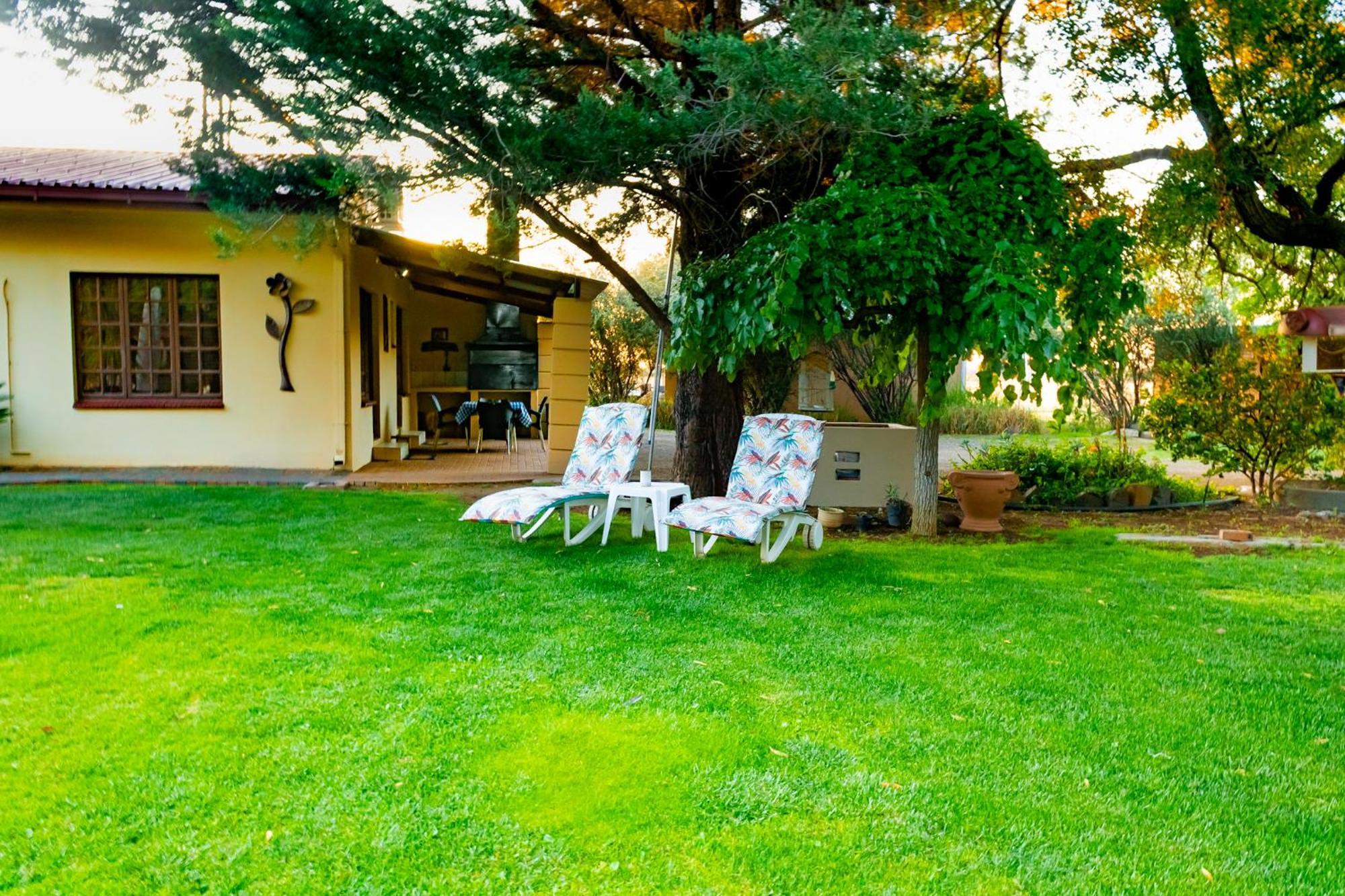 A Cherry Lane Self Catering And B&B Bloemfontein Exteriör bild