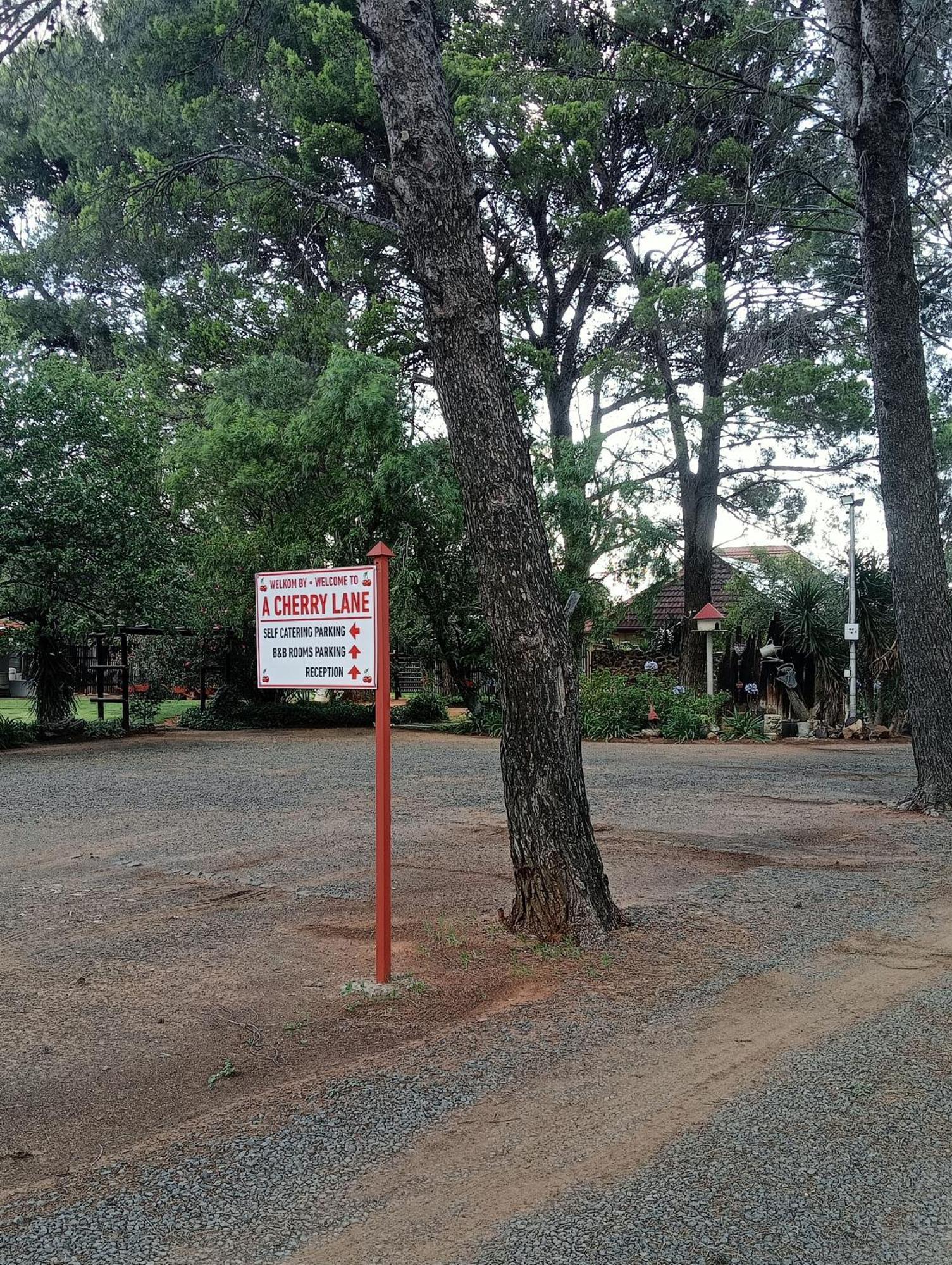 A Cherry Lane Self Catering And B&B Bloemfontein Exteriör bild